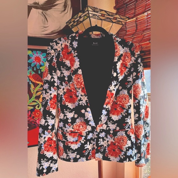 Bardot Floral Blazer - Picture 1 of 4